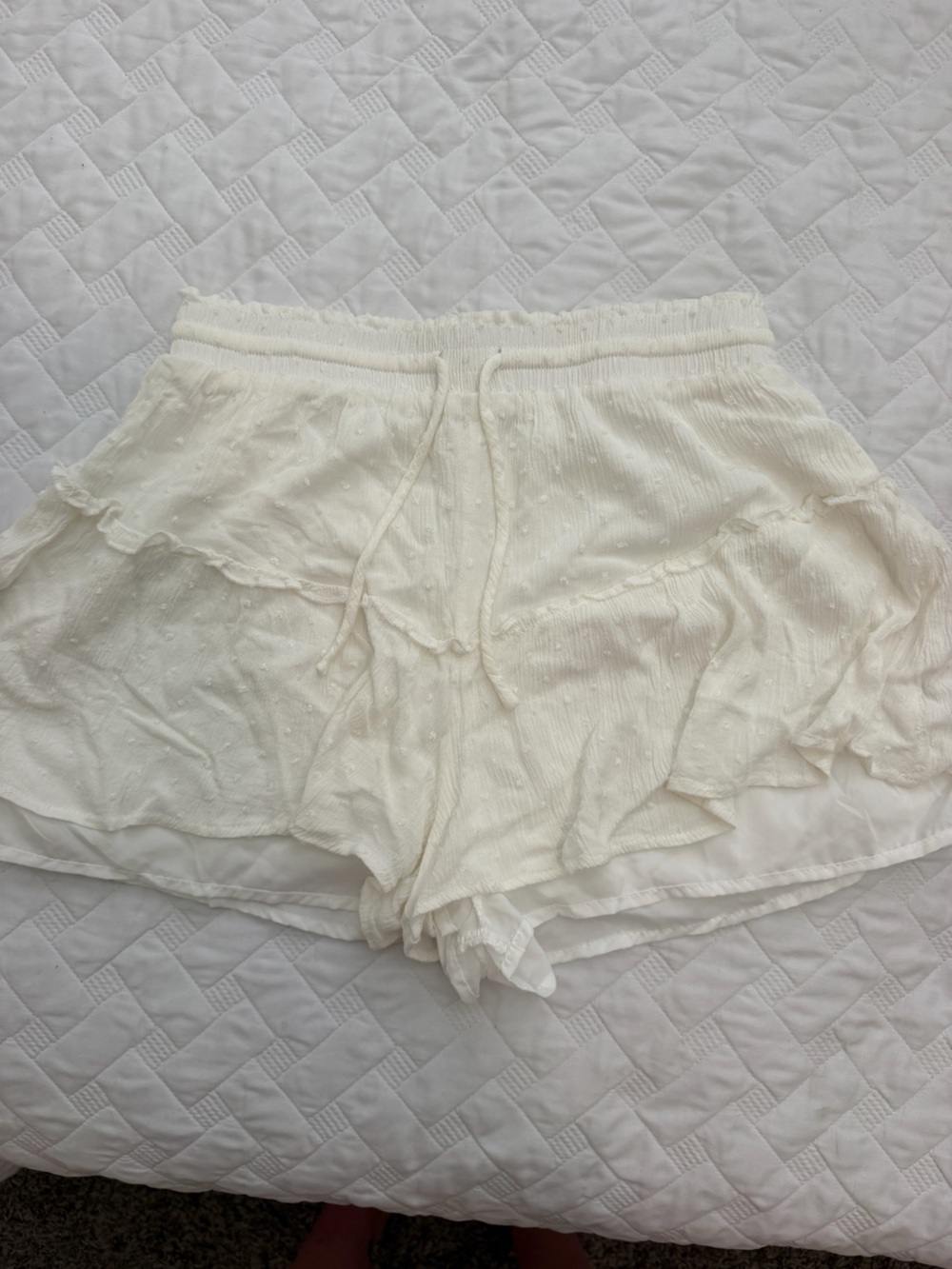 HYFVE Cream Elastic Waistband Shorts